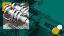 Primer plano de una bomba multihusillo de NETZSCH en el que se aprecian los husillos entrelazados, que permiten un trasvase suave de fluidos industriales a alta presión.