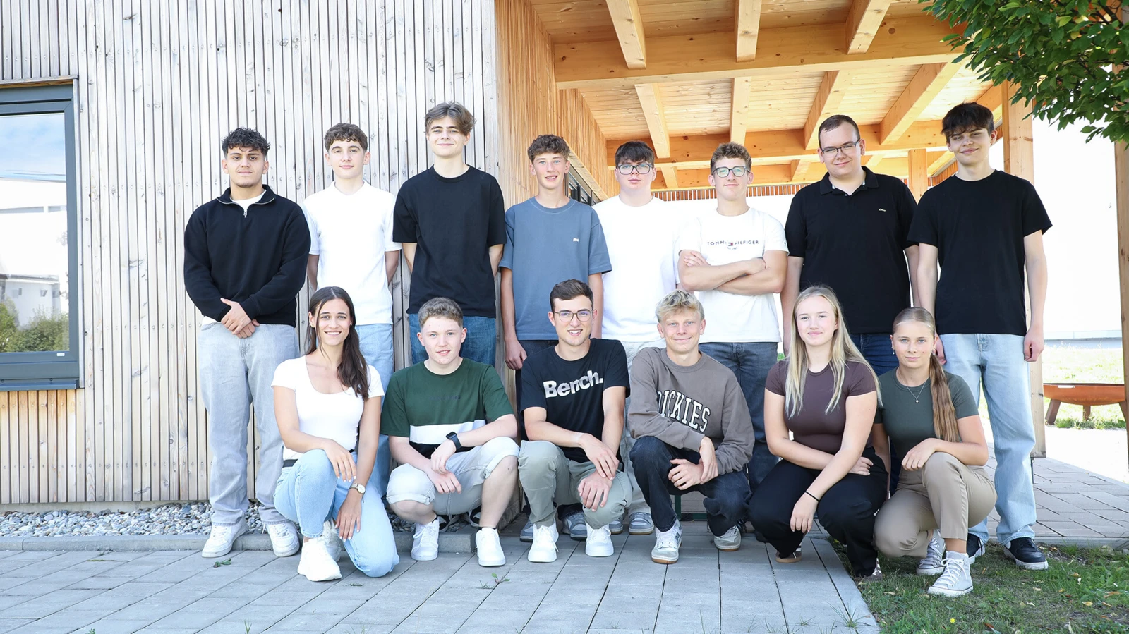The new trainees at NETZSCH Pumps & Systems in Waldkraiburg on their first day at work.