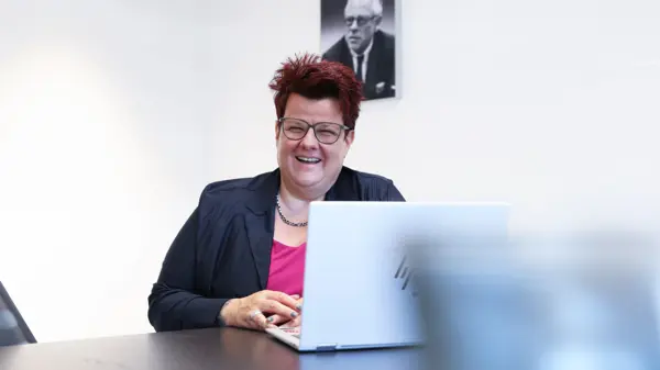 Heidi Dorner, que ha participado en MyNETZSCH desde las primeras fases del proyecto, habla sobre el desarrollo del portal.